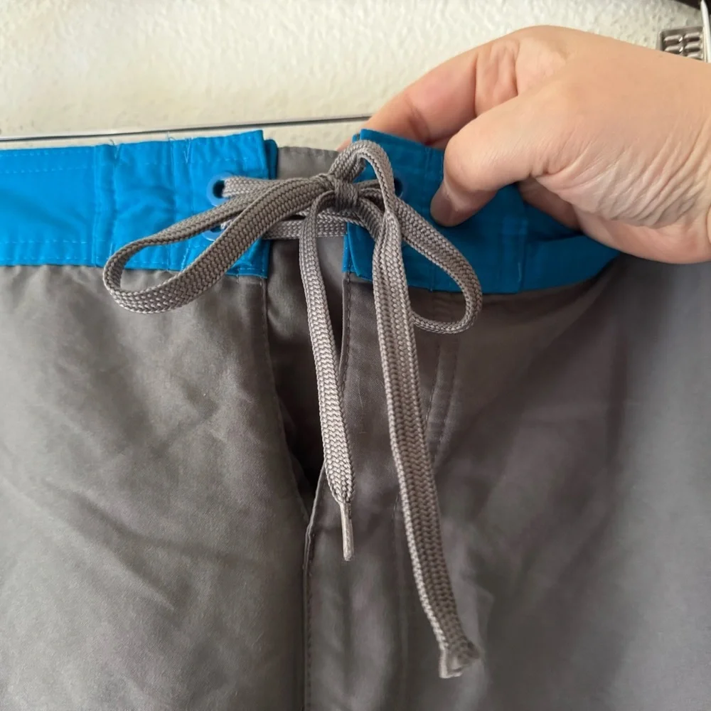 Old Navy California Board Short 38 Gray Blue Contrast Coastal Surfer Preppy